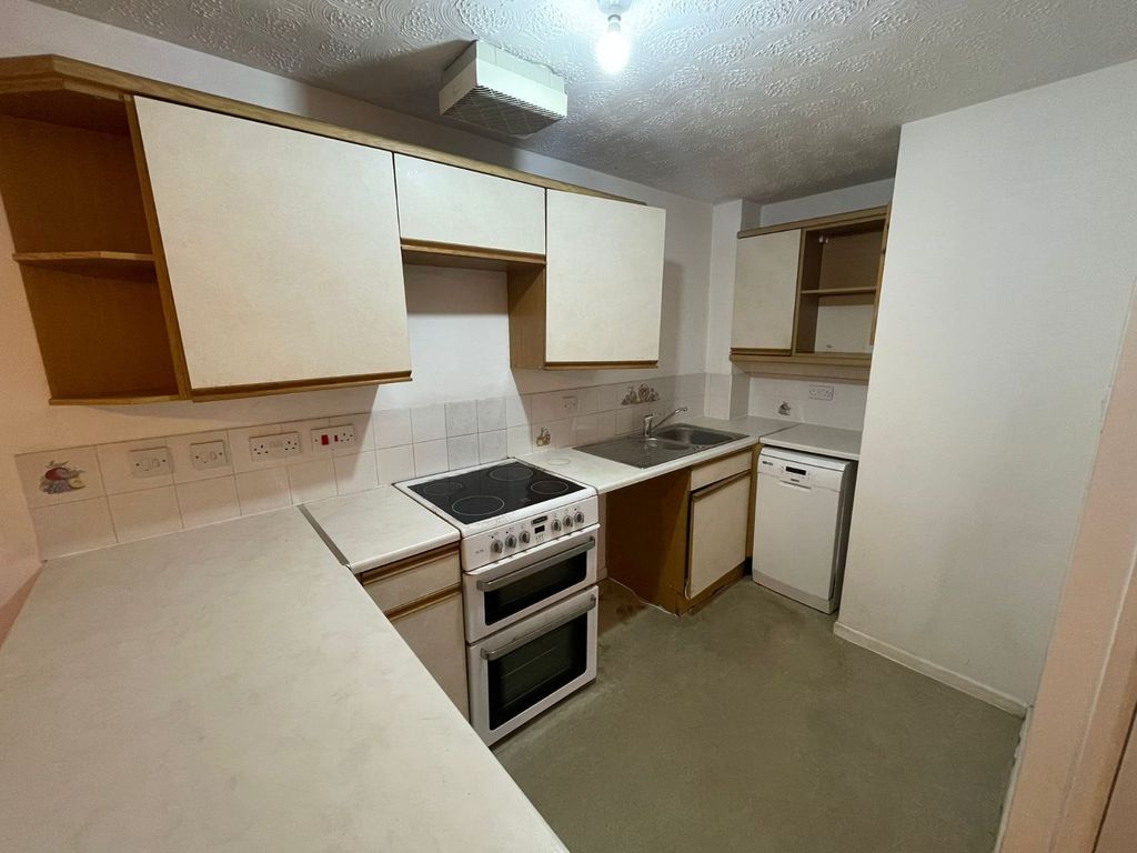 Property photo 3 of 8 Picture No. 11