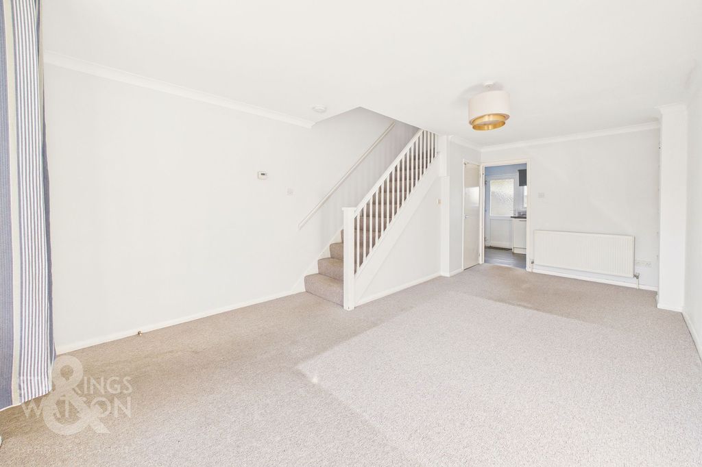 Property photo 2 of 23