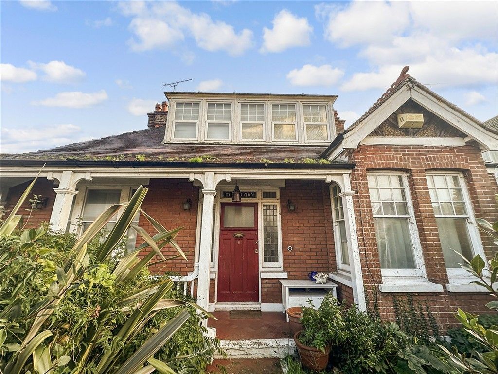 Property photo 1 of 2 Front