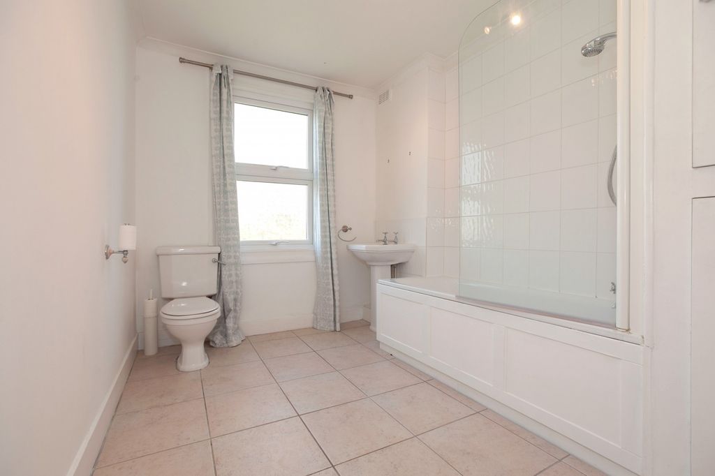 Property photo 2 of 8 2