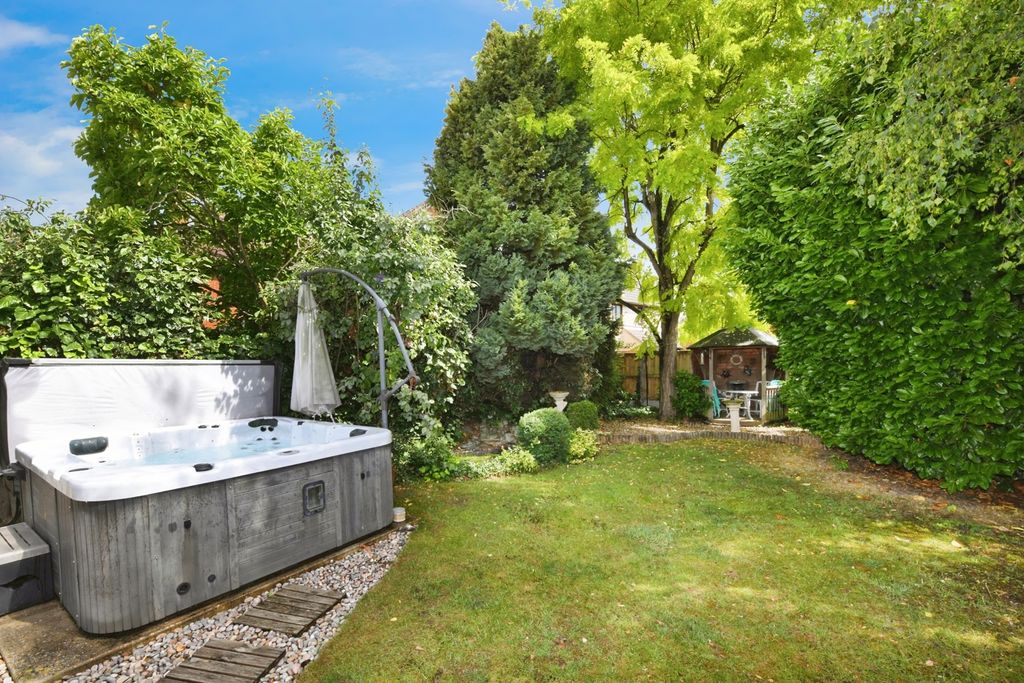 Property photo 2 of 14 Photo