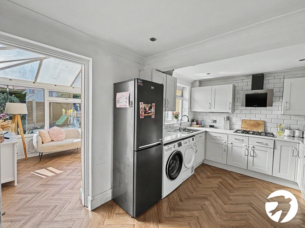 Property photo 2 of 16 Picture No. 20