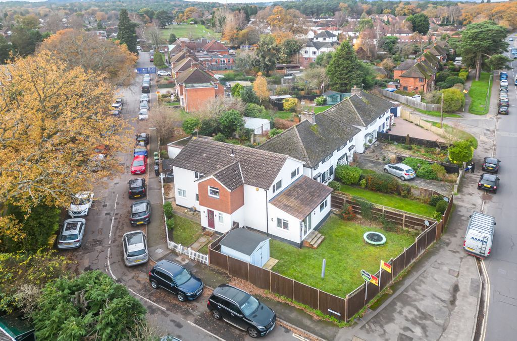 Additional image 17 of 4 bed detached house for saleCatena Rise, Lightwater, Surrey GU18