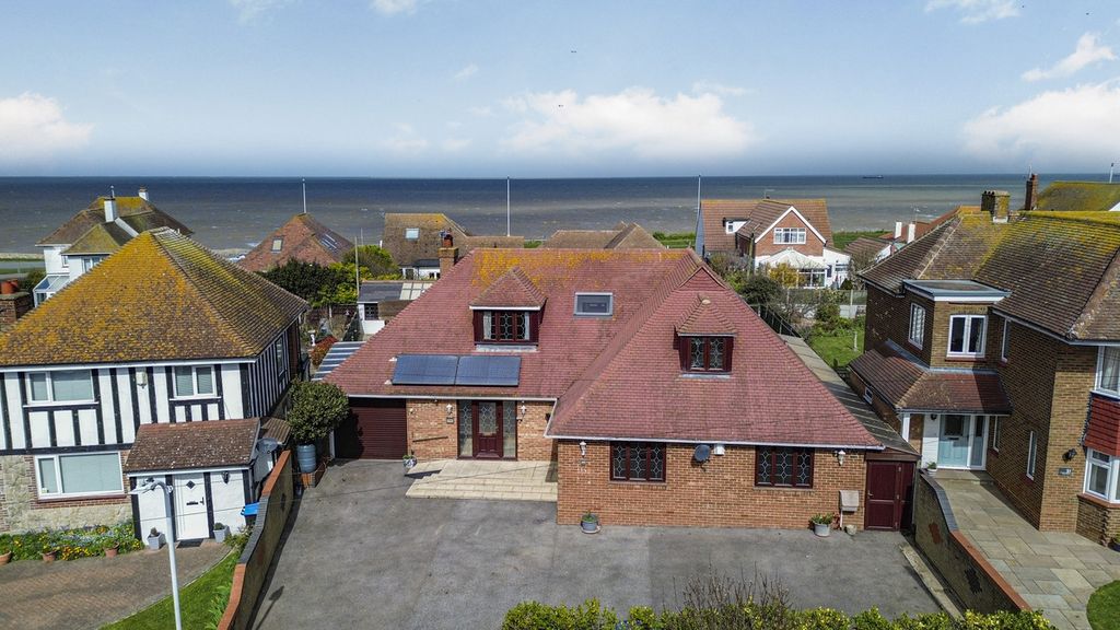 Property photo 2 of 27