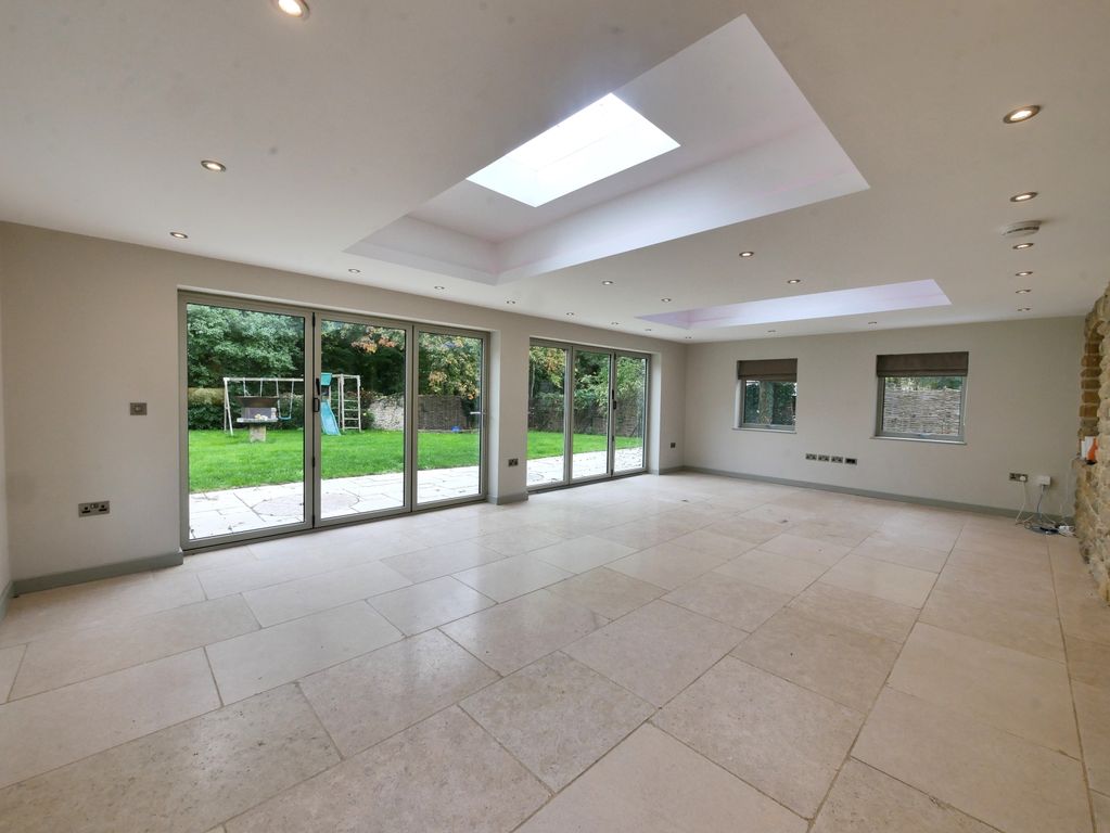 Property photo 2 of 17 P1530807