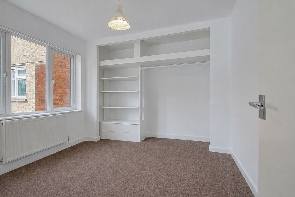 Property photo 3 of 6 4972483