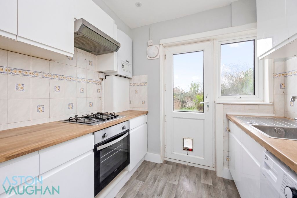 Property photo 2 of 12 4560491