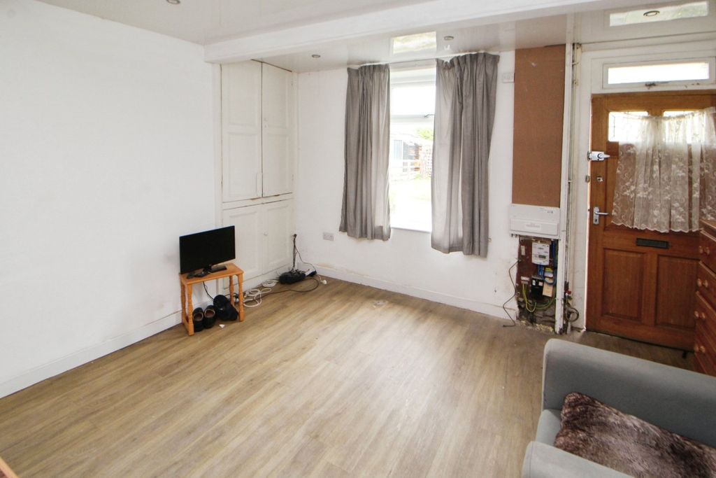 Property photo 2 of 6 Picture No. 03