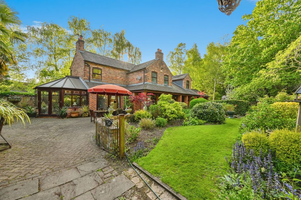 Property photo 1 of 24