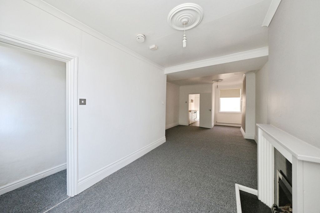 Property photo 3 of 14 Pbox-Img.Jpg