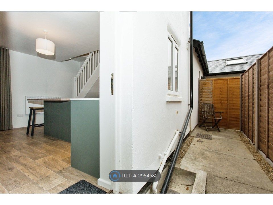 Property photo 3 of 21