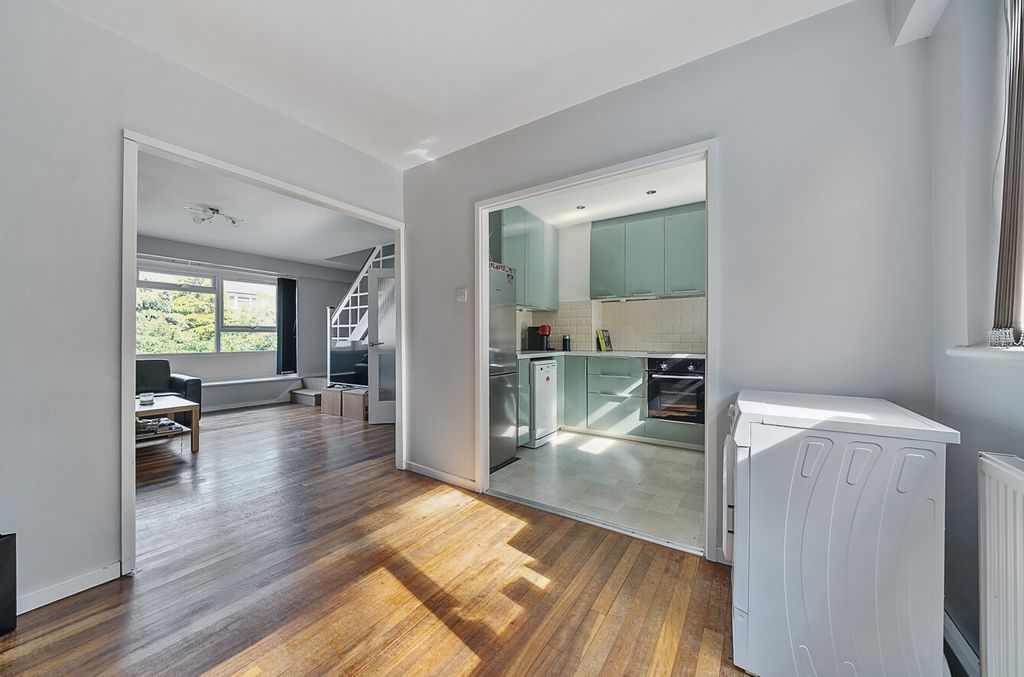 Property photo 3 of 16 1327906-7-687E01A...