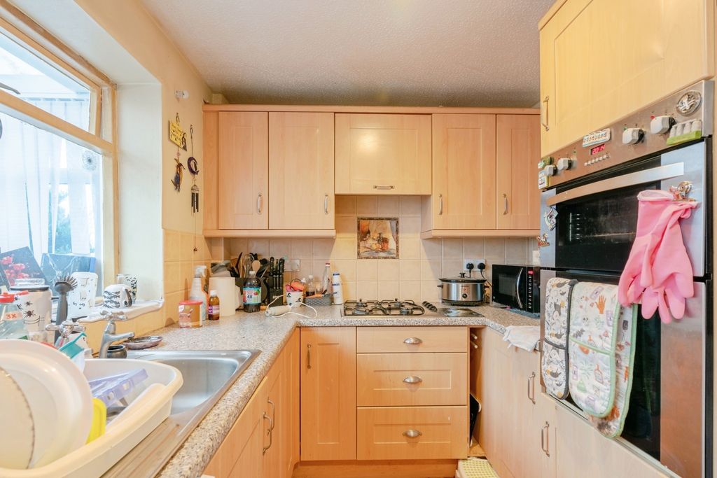 Property photo 2 of 17 Photo