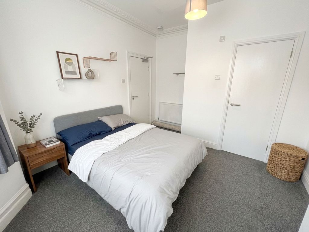 Property photo 1 of 3