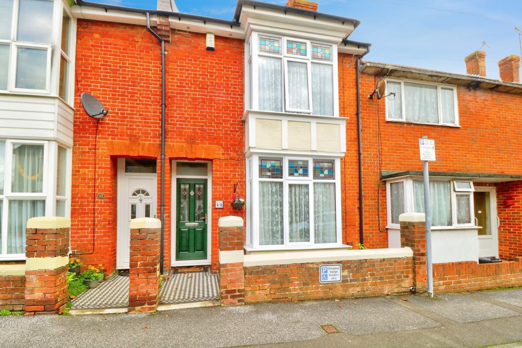 Property photo 1 of 20 Front External