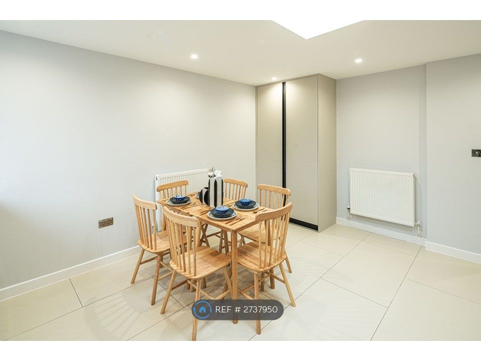 Property photo 3 of 26