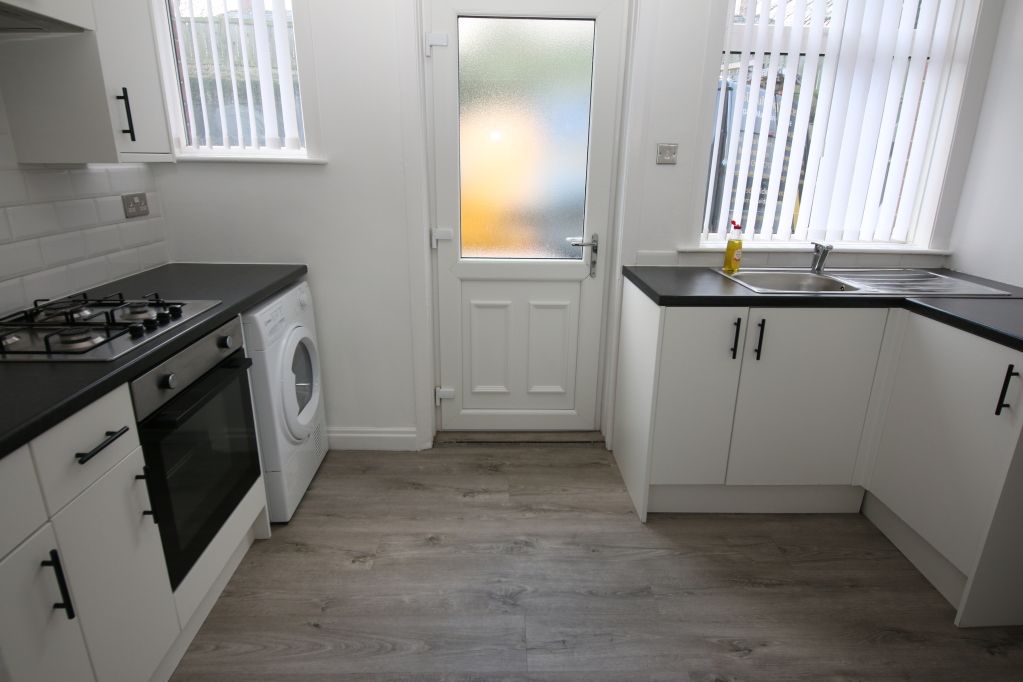 Property photo 2 of 8 Picture No. 15