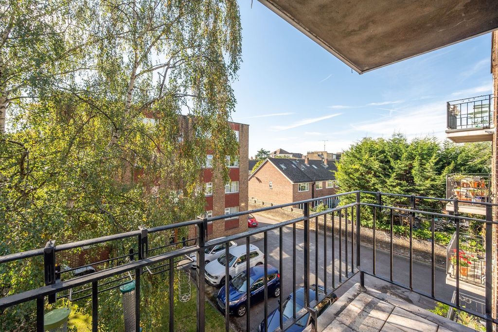 Property photo 2 of 9