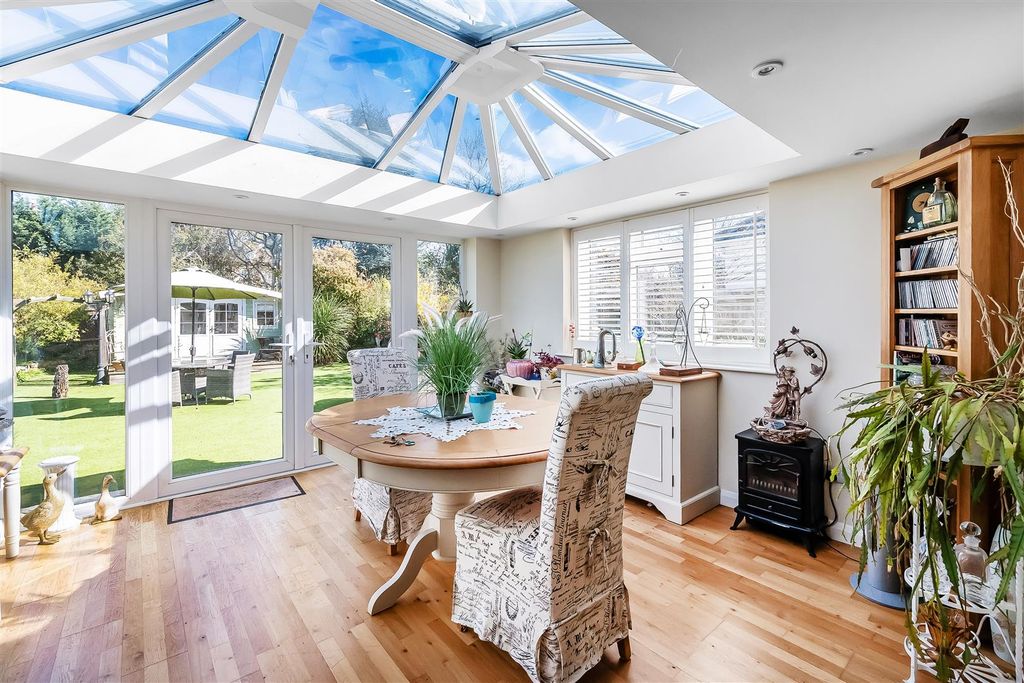 Property photo 2 of 29 41-Beresford-Road-14.Jpg