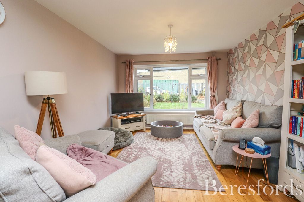 Property photo 2 of 12 Picture 2