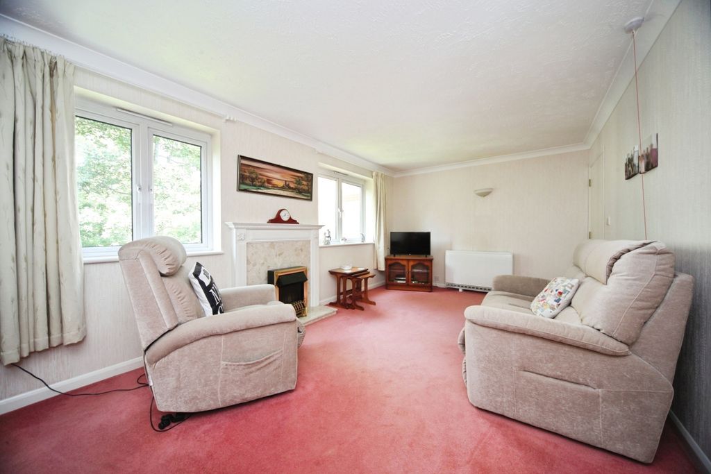 Property photo 1 of 14 Lounge