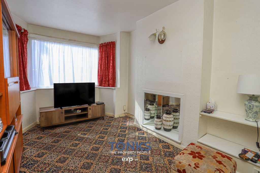 Property photo 2 of 18