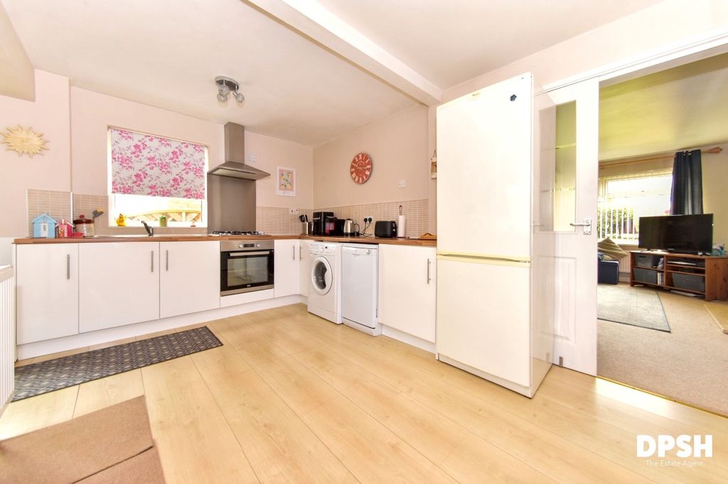 Property photo 2 of 24