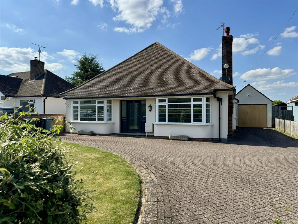 Property photo 1 of 13 Exeter Gardens, Stamford