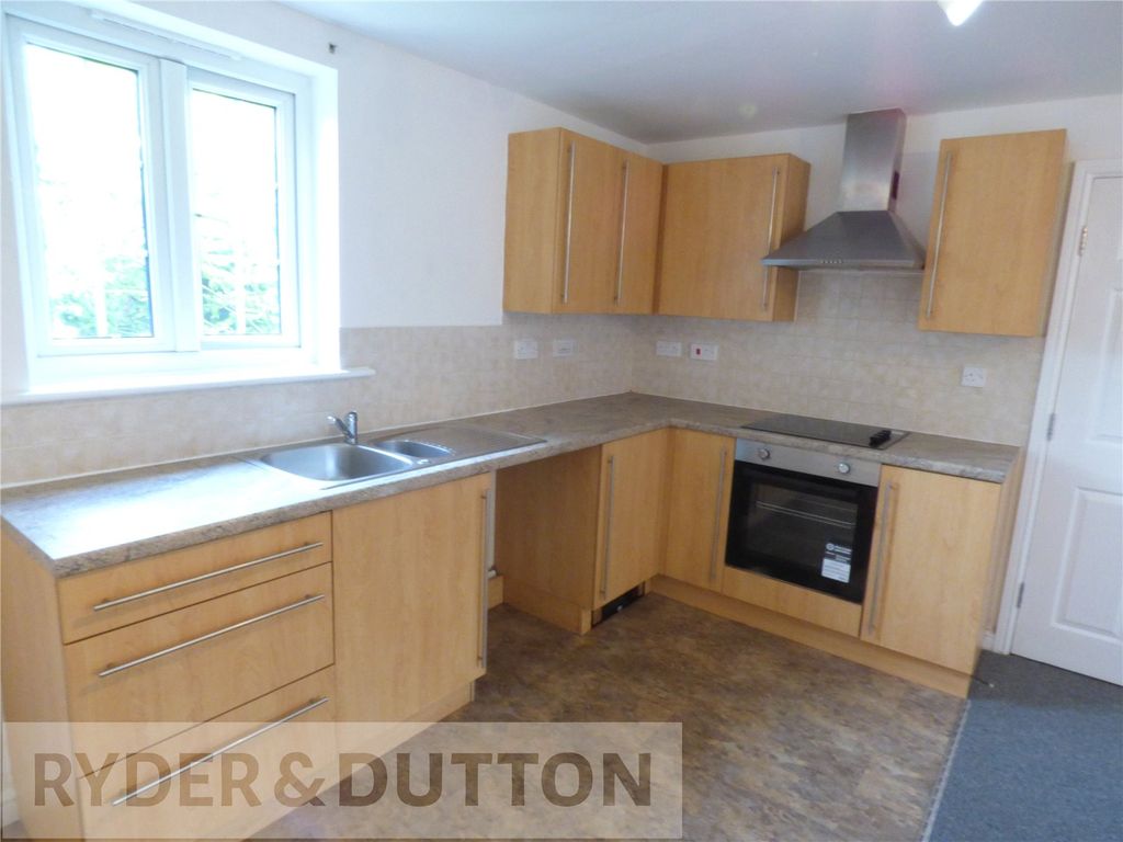 Property photo 3 of 11 Kitchen