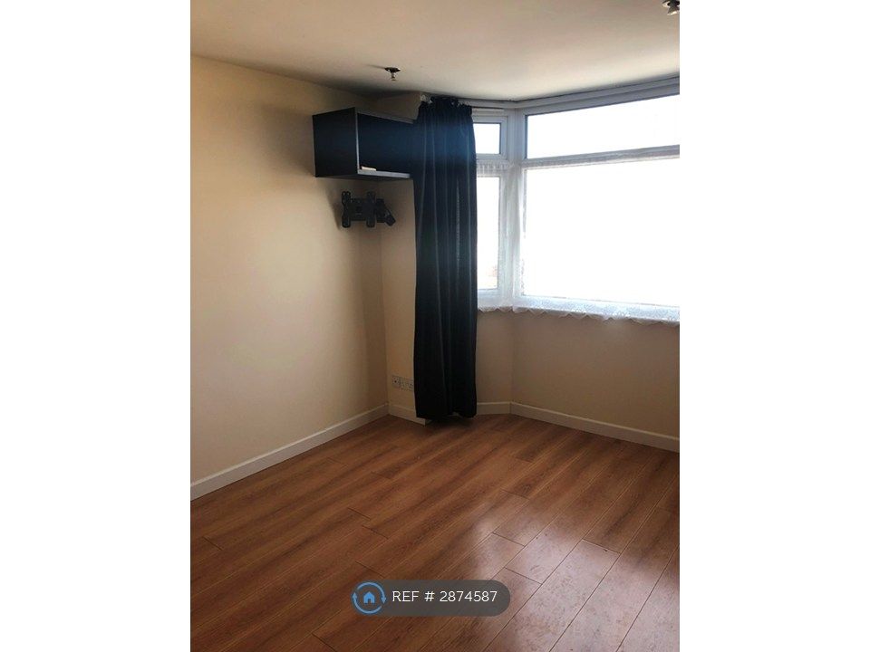 Property photo 2 of 8