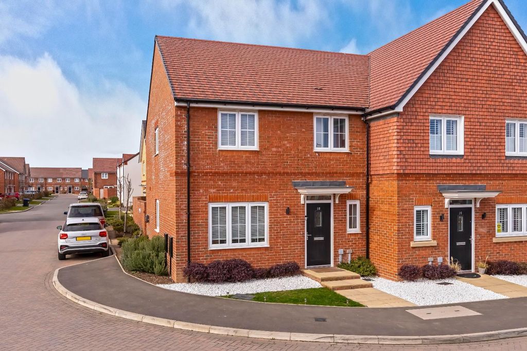 Property photo 1 of 14 Holly Blue Rd_24.Jpg