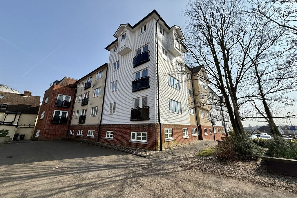 Property photo 1 of 6 (Main)