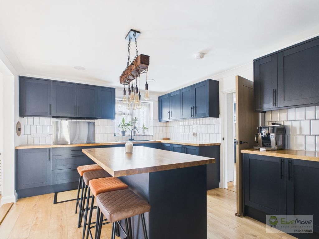 Property photo 2 of 21 Cam03603G0-Pr0050-Still012