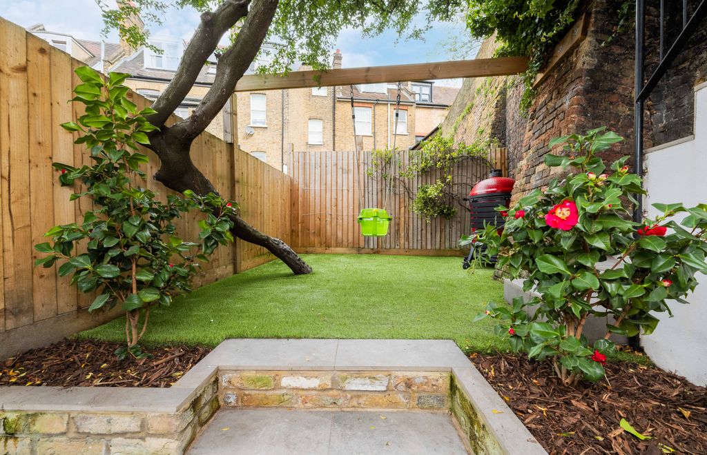 Property photo 3 of 23