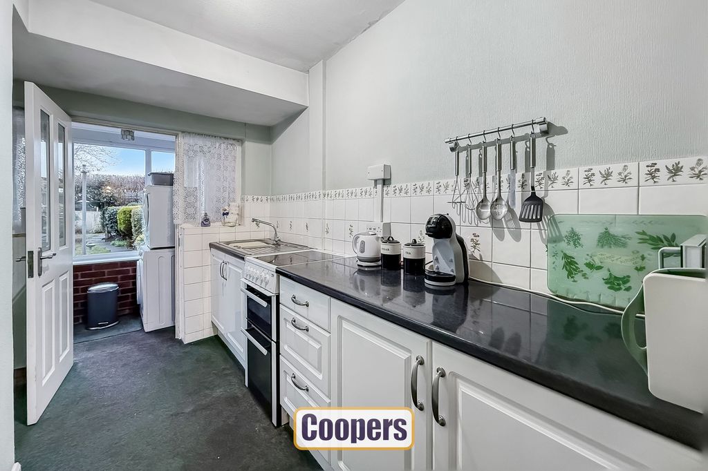 Property photo 3 of 14 Kitchen