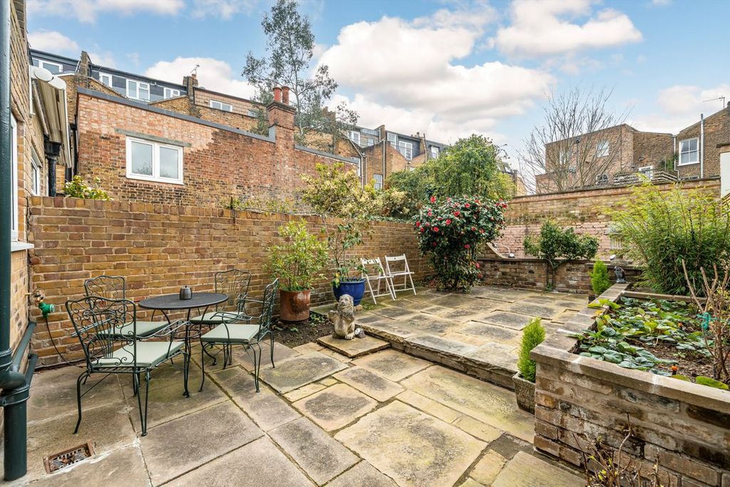 Property photo 3 of 8