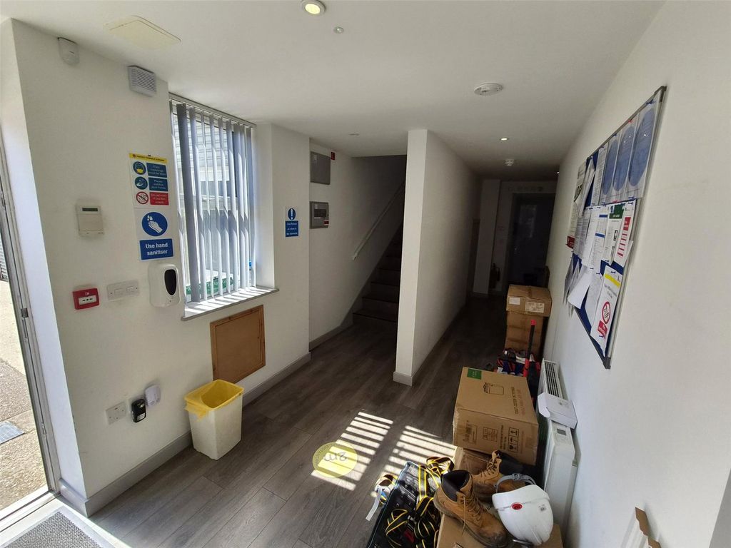 Property photo 3 of 8 Picture No. 05
