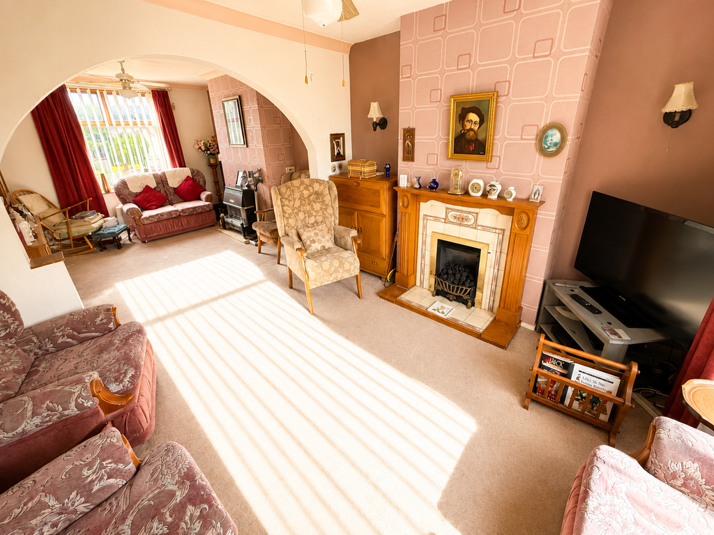 Property photo 3 of 12