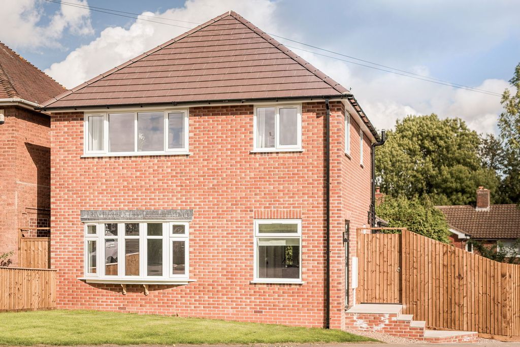 Property photo 2 of 61