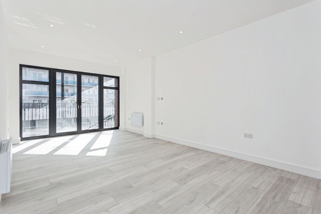 Property photo 1 of 18 Reception Room