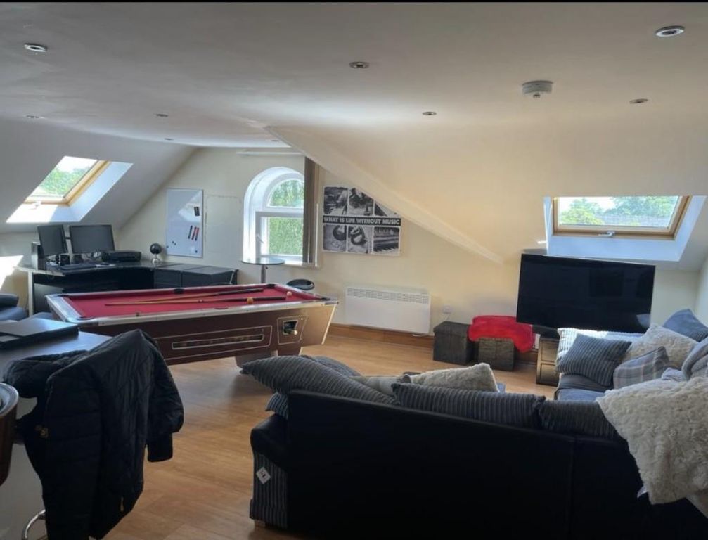 Property photo 1 of 5