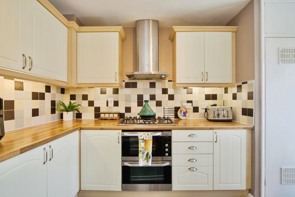 Property photo 3 of 12 Pbox-Img.Jpg