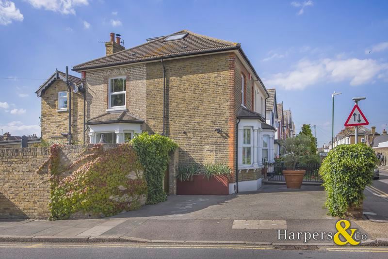 Property photo 1 of 32 Photo 32