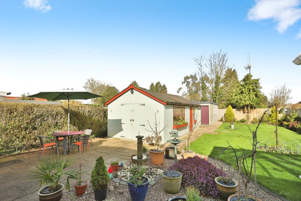 Property photo 2 of 17