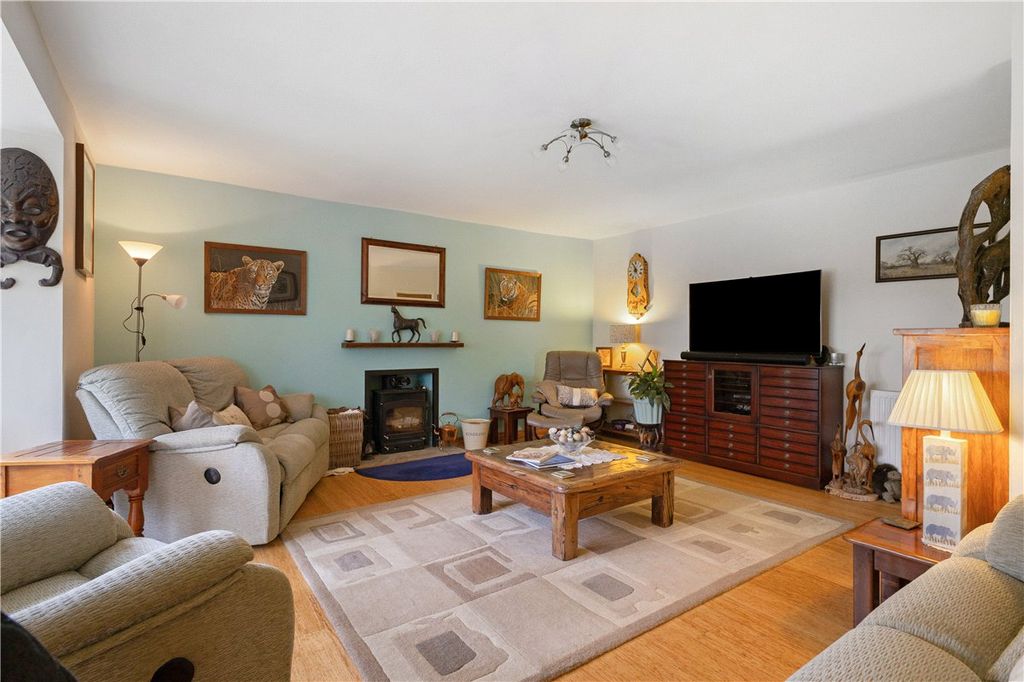 Property photo 3 of 33 Sitting Room