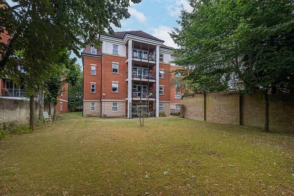 Property photo 1 of 11