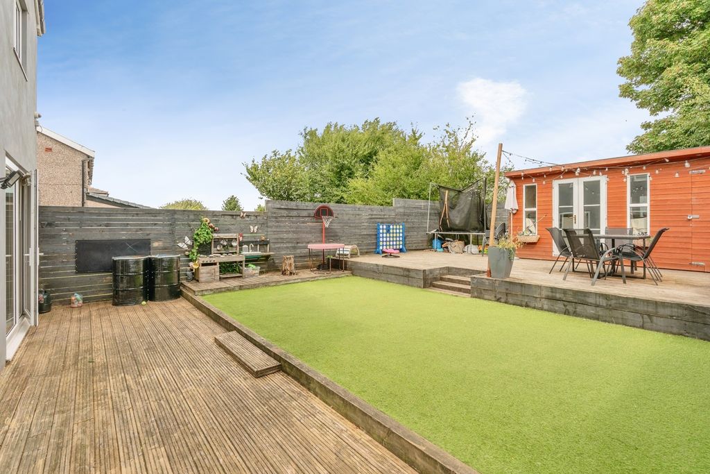 Property photo 2 of 16 Image
