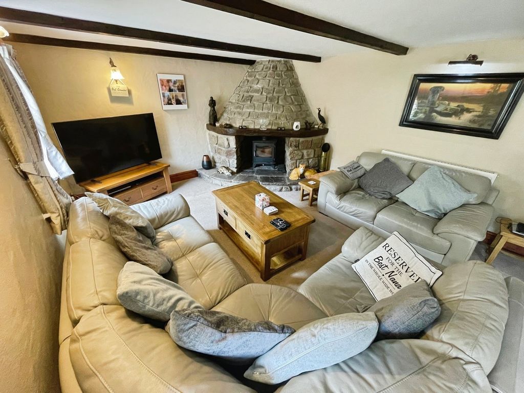 Property photo 2 of 49