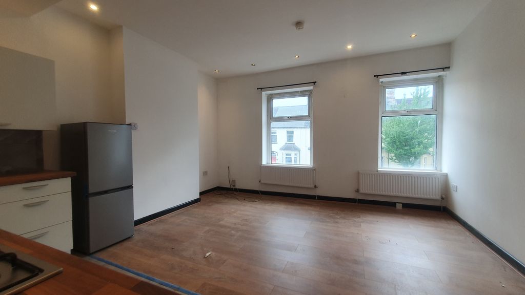 Property photo 2 of 11 Gallery