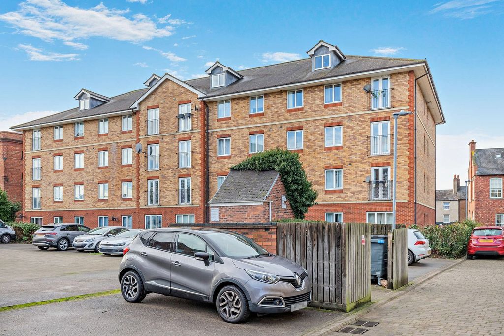 Property photo 1 of 20